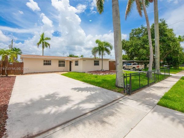 7770 NW 33rd St , Unit 7770, Davie, FL 33024