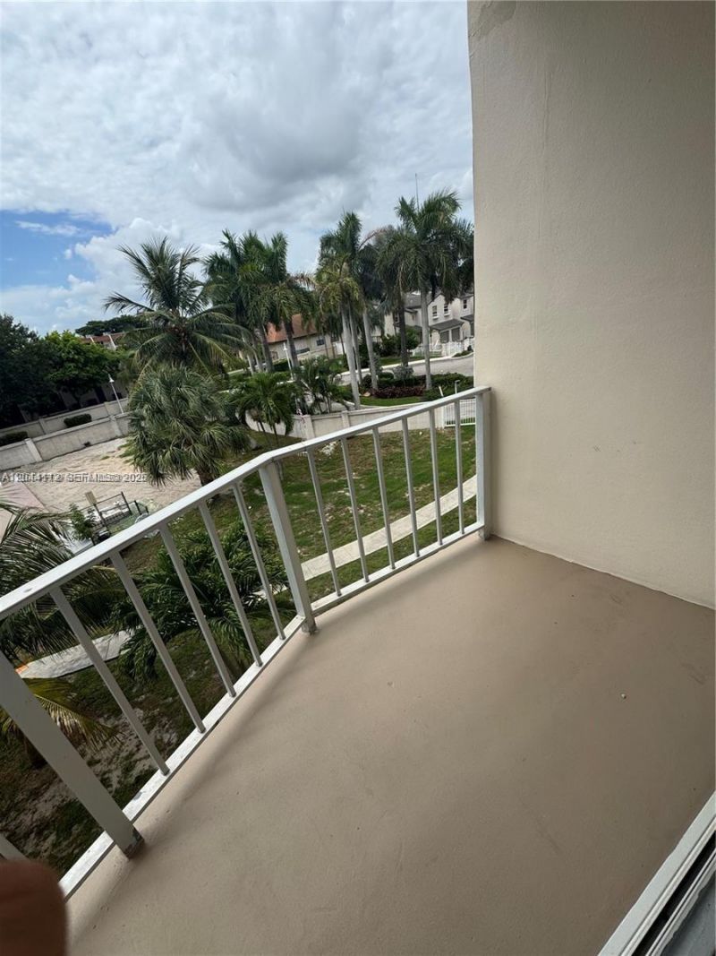 1967 S Ocean Blvd , Unit 315-C, Lauderdale by the Sea, FL 33062 Photo