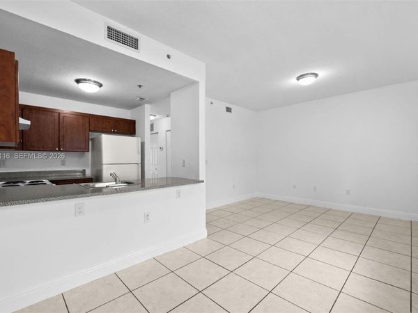 2421 W 78th St , Unit 104, Hialeah, FL 33016
