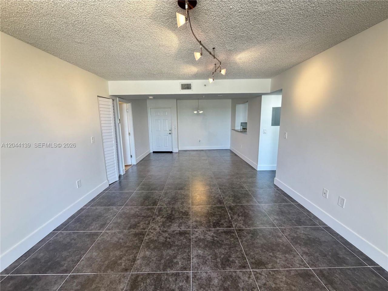 2711 Ocean Club Blvd , Unit 203, Hollywood, FL 33019 Photo