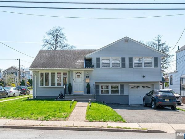 136 E Clinton Avenue, BERGENFIELD, NJ 07621