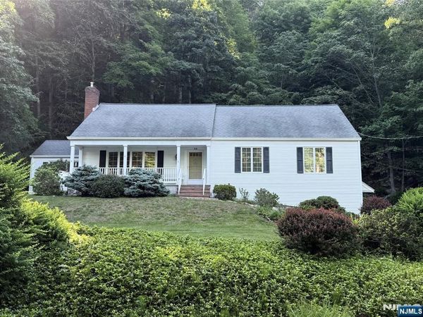 50 Rockledge Road, Montville Township, NJ 07045
