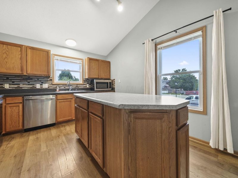 800 Bent Oak Drive, Blacklick, OH 43004 Photo 4