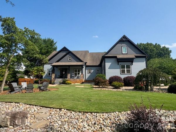 129 Aqua Drive, Mooresville, NC 28117