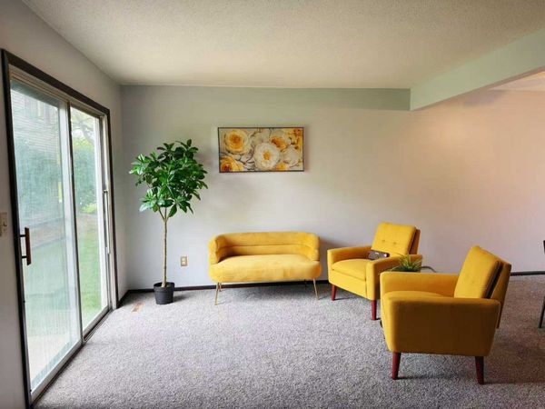 2342 Dorland Drive E, Maplewood, MN 55119