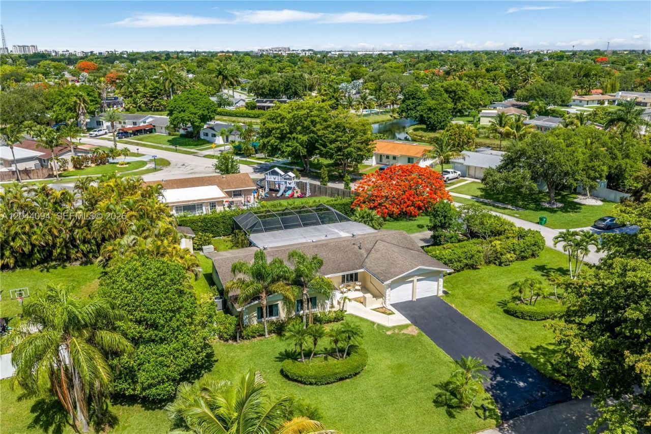 18250 SW 88th Pl , Palmetto Bay, FL 33157 Photo