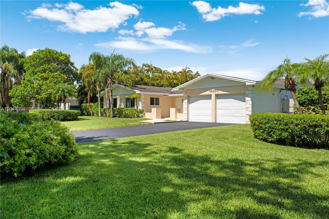 18250 SW 88th Pl , Palmetto Bay, FL 33157 Photo