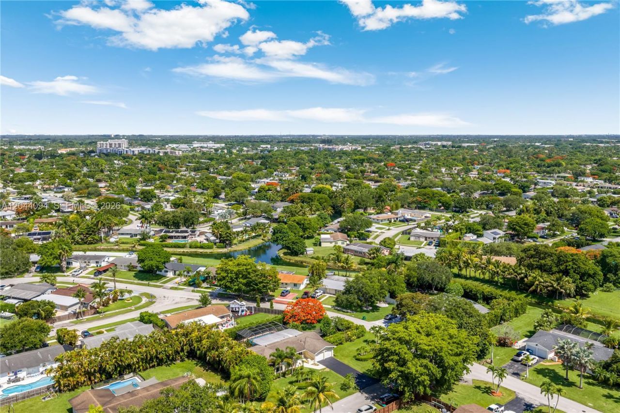 18250 SW 88th Pl , Palmetto Bay, FL 33157 Photo