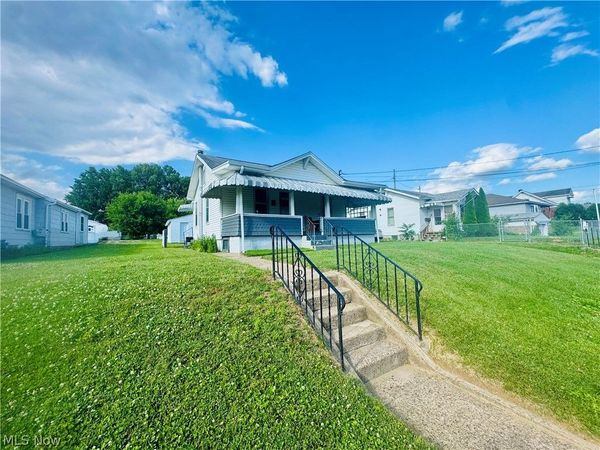 809 28th Street, Vienna, WV 26105