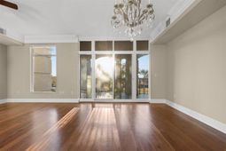 123 N Plaza Court photo 4