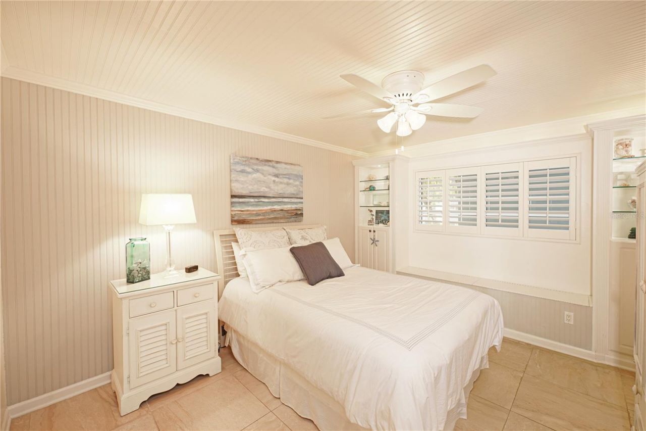 5600 Beach Way Dr , Unit 213, Sarasota, FL 34242 Photo