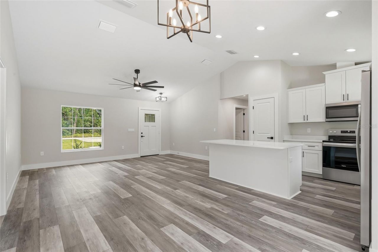 16335 Force Road , Weeki Wachee, FL 34614 Photo