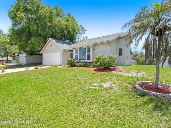 648 Munich Street NW , Palm Bay, FL 32907