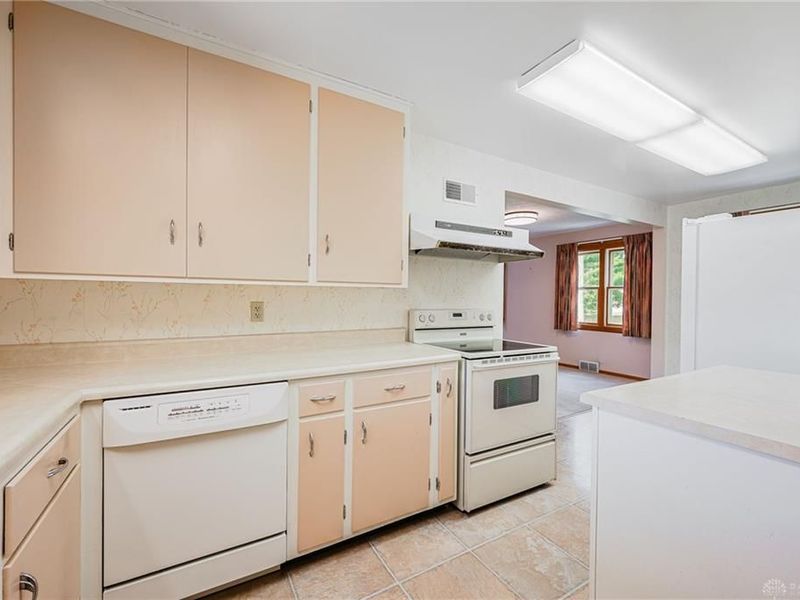 338 Armand Drive, Troy, OH 45373 Photo 11