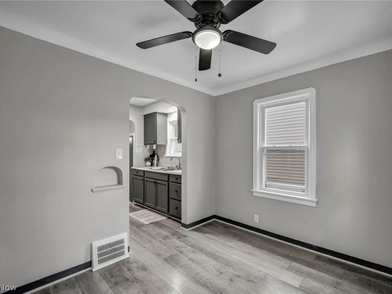 15907 Walden Avenue, Cleveland, OH 44128 Photo 10