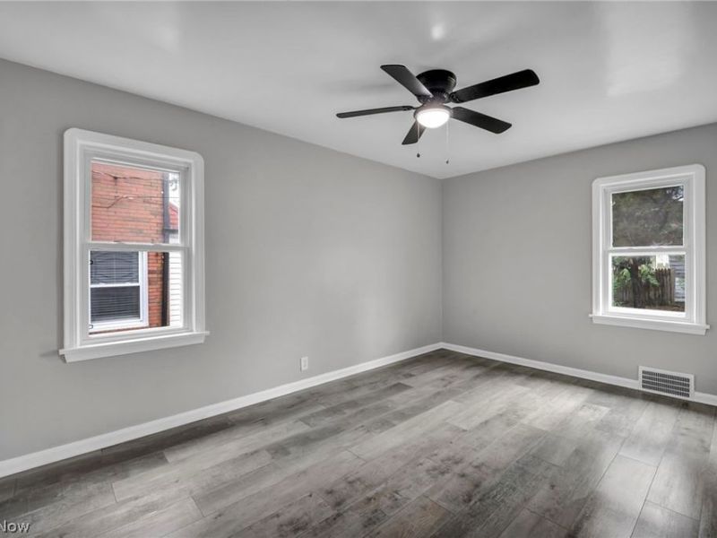 15907 Walden Avenue, Cleveland, OH 44128 Photo 21