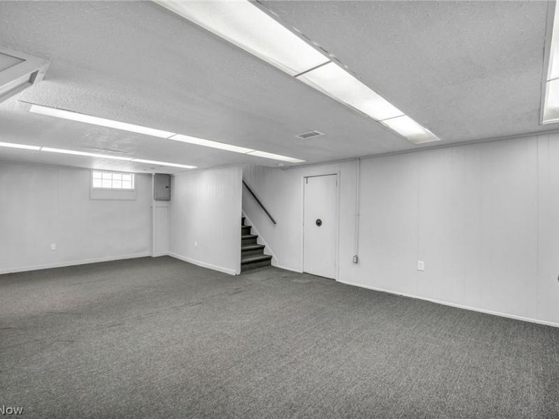 15907 Walden Avenue, Cleveland, OH 44128 Photo 37