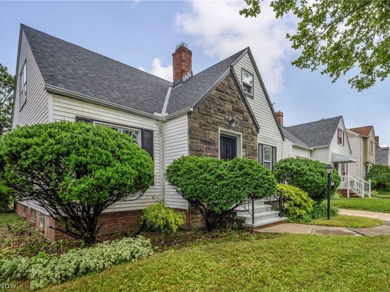 15907 Walden Avenue, Cleveland, OH 44128 Photo 4