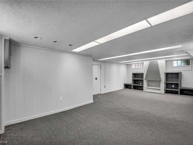 15907 Walden Avenue, Cleveland, OH 44128 Photo 40