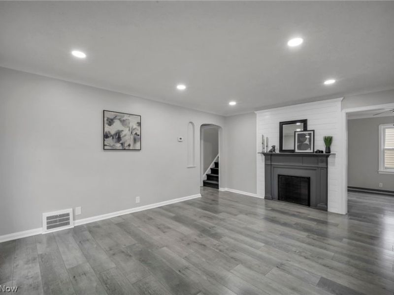 15907 Walden Avenue, Cleveland, OH 44128 Photo 7