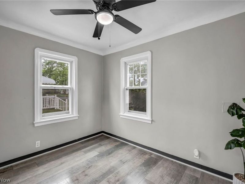 15907 Walden Avenue, Cleveland, OH 44128 Photo 9