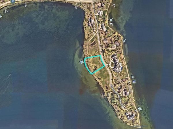 1415 Bracketts Point Road , Orono, MN 55391