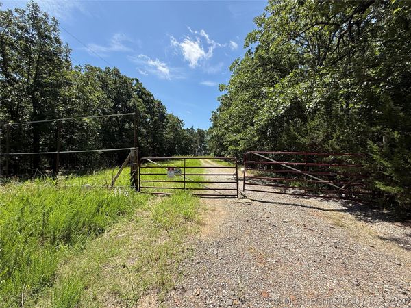 31384 W Tucker Knob Road , Kinta, OK 74552