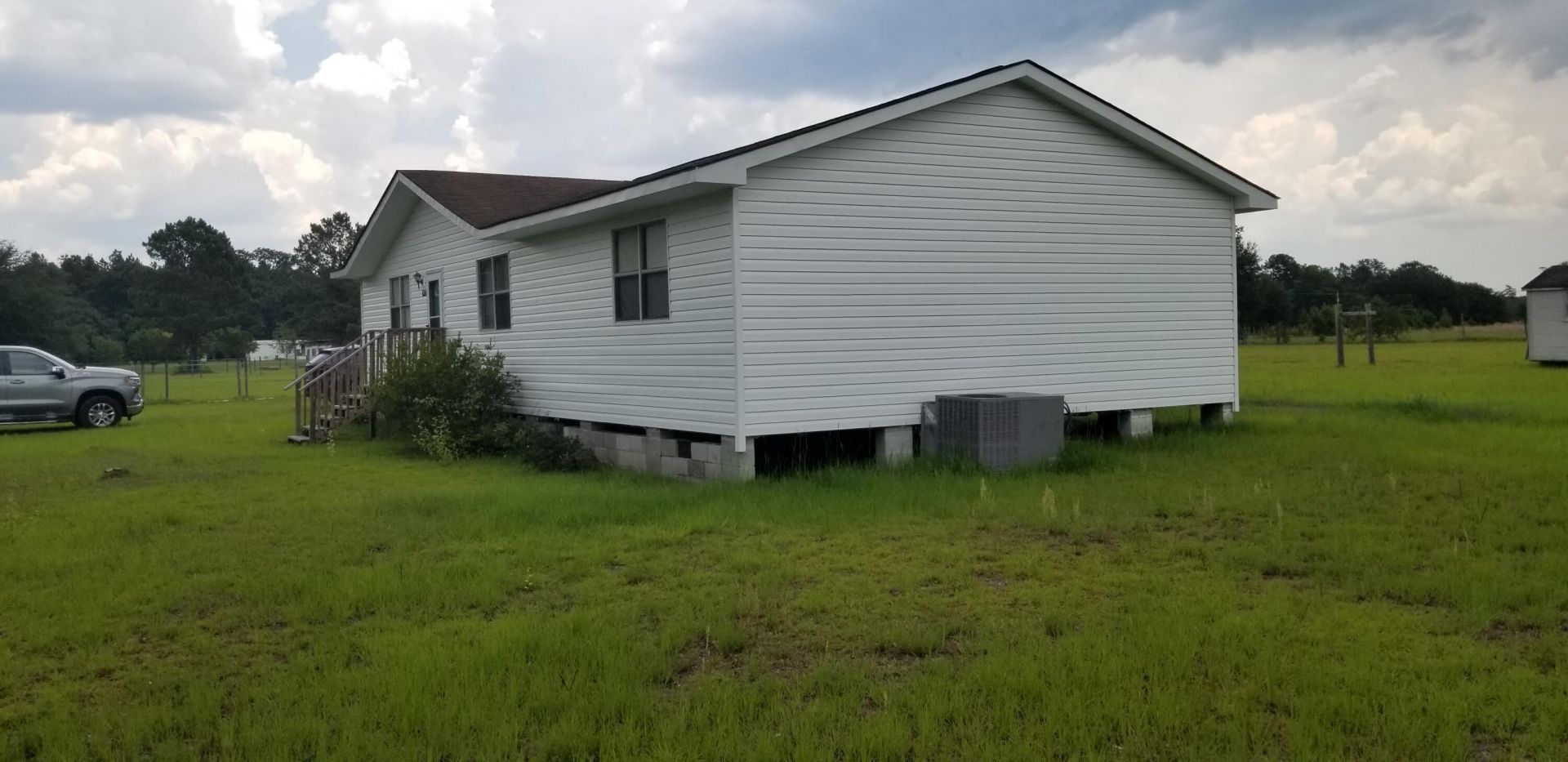 482 Stanley Avenue Photo 6