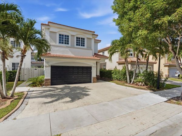 11274 NW 43rd Ter , Doral, FL 33178