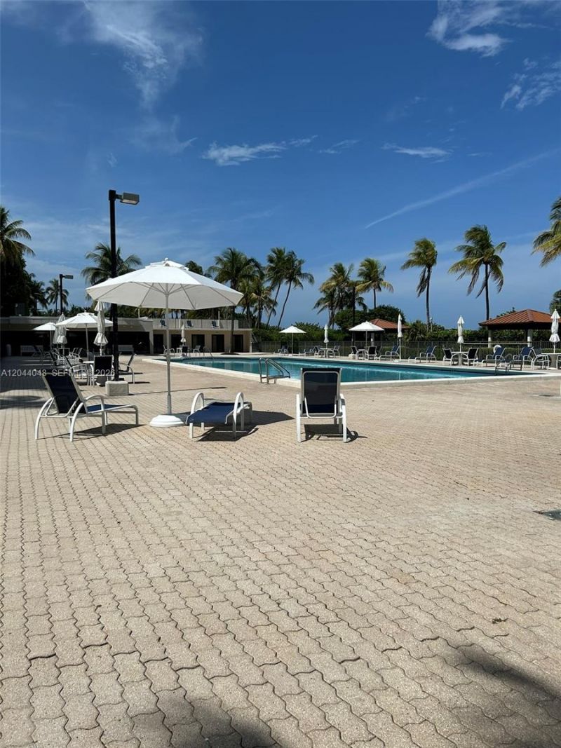 2625 Collins Ave , Unit 1805, Miami Beach, FL 33140 Photo