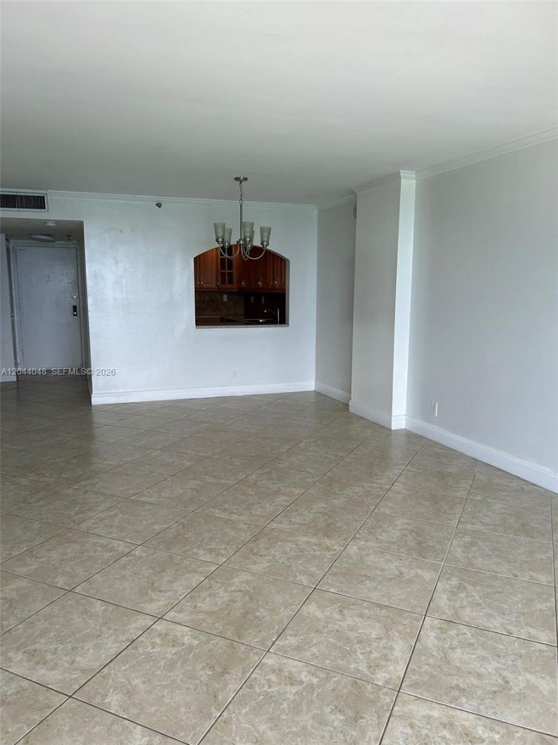2625 Collins Ave , Unit 1805, Miami Beach, FL 33140 Photo