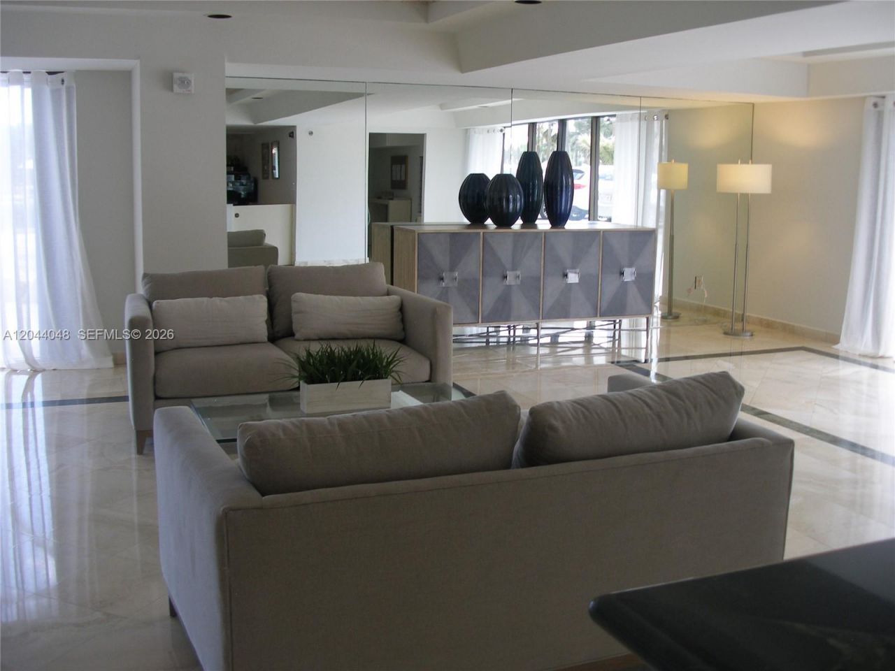 2625 Collins Ave , Unit 1805, Miami Beach, FL 33140 Photo