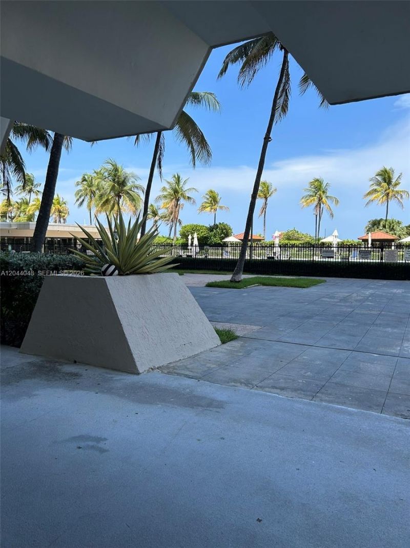 2625 Collins Ave , Unit 1805, Miami Beach, FL 33140 Photo