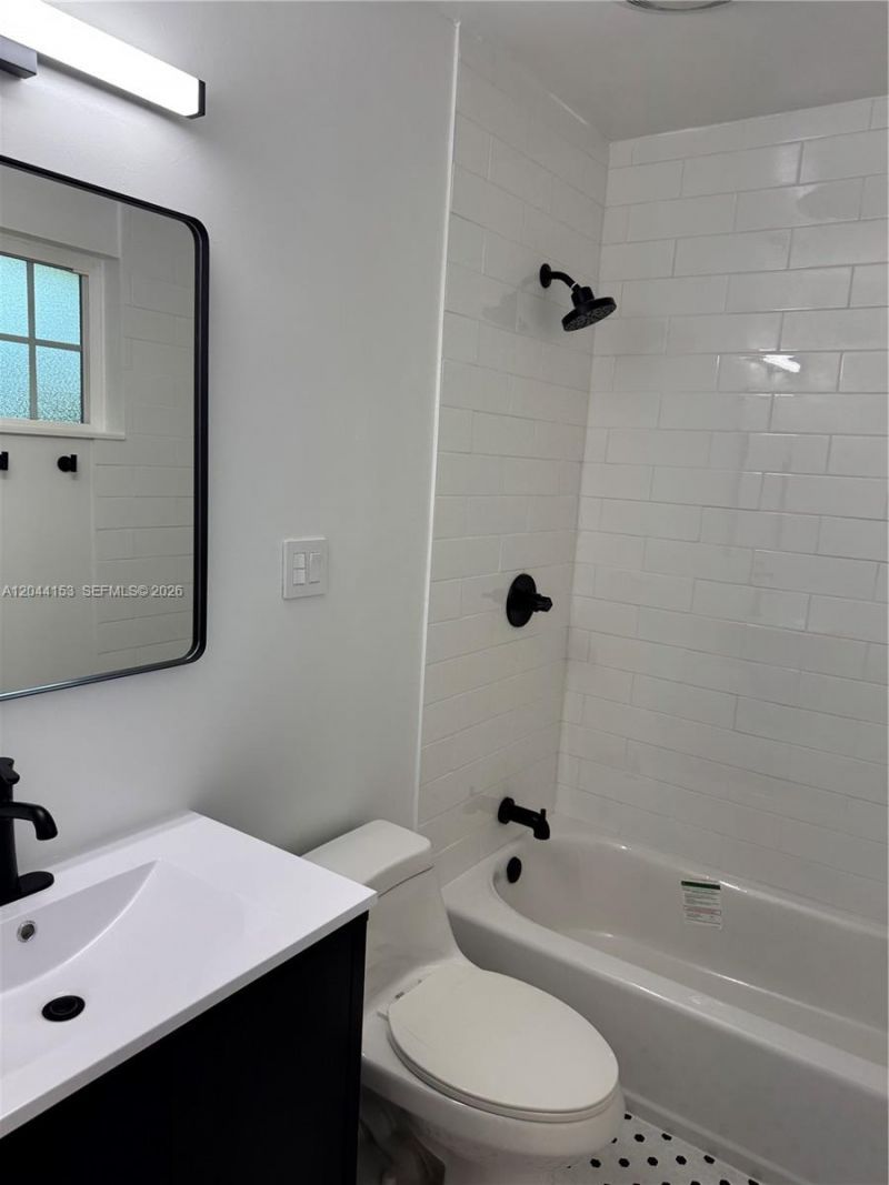 5907 Turin St , Unit 5909, Coral Gables, FL 33146 Photo