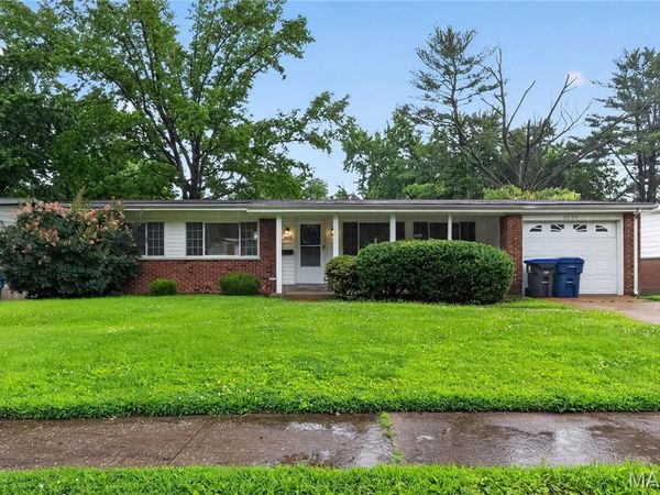 3625 Hambletonian Drive , Florissant, MO 63033