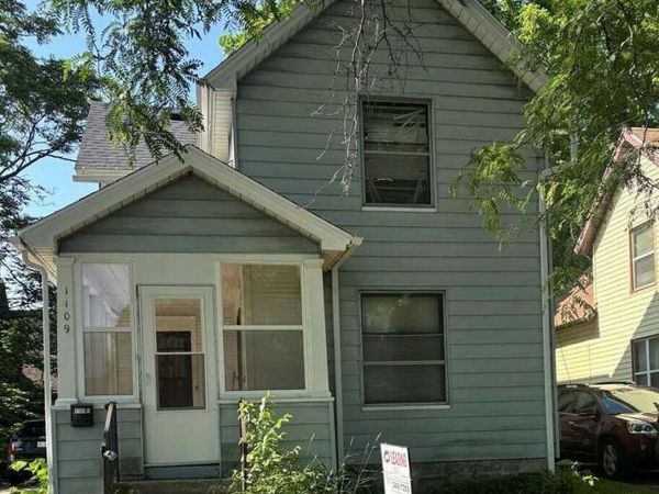 1109 W Washtenaw Street, Lansing, MI 48915
