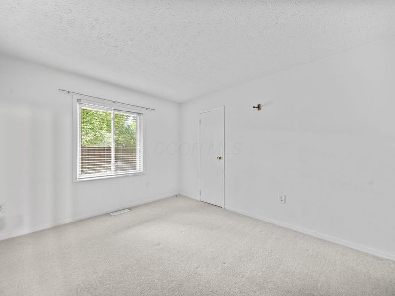 184 E Schrock Road, Westerville, OH 43081 Photo 28