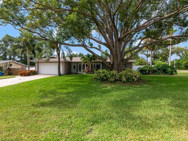1801 OAK PARK DRIVE N, CLEARWATER, FL 33764