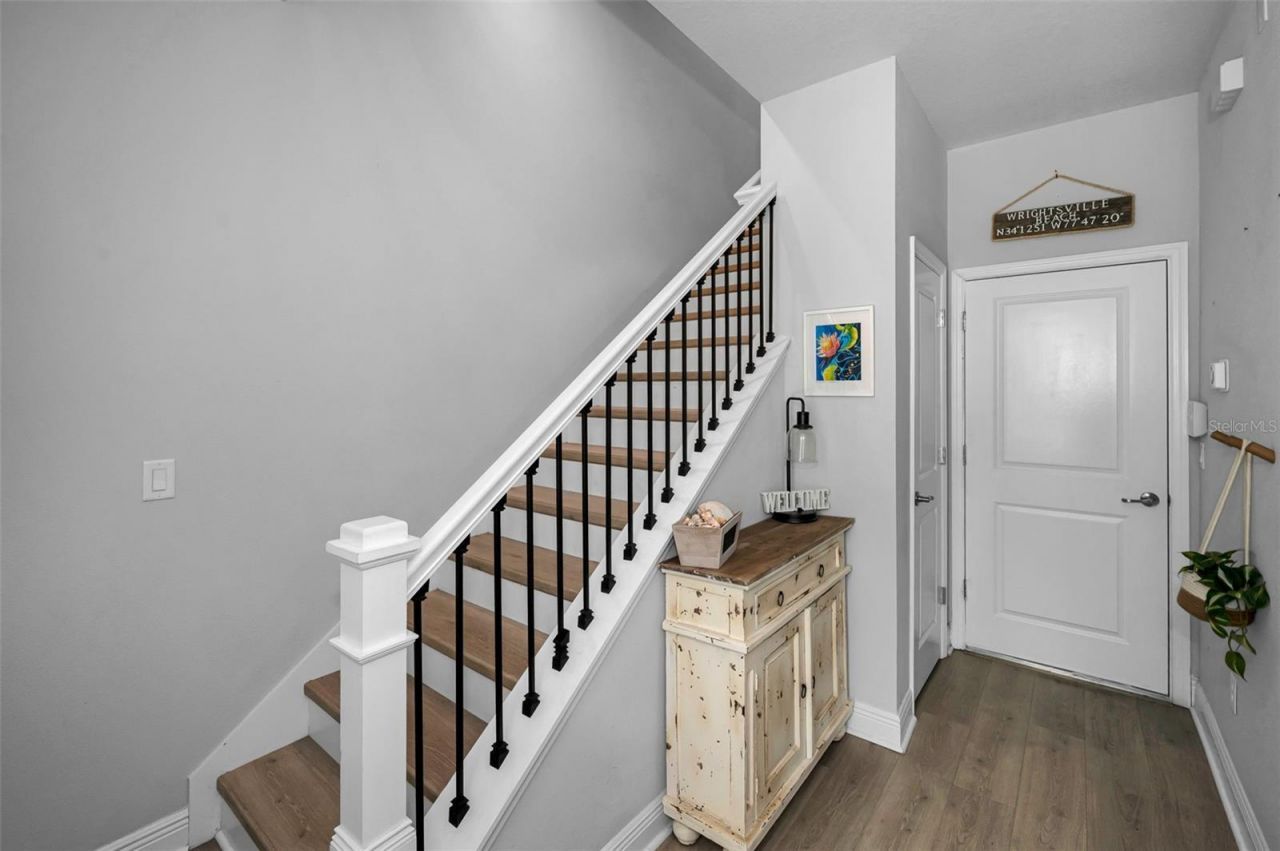 2458 Mangum Court , Sarasota, FL 34237 Photo