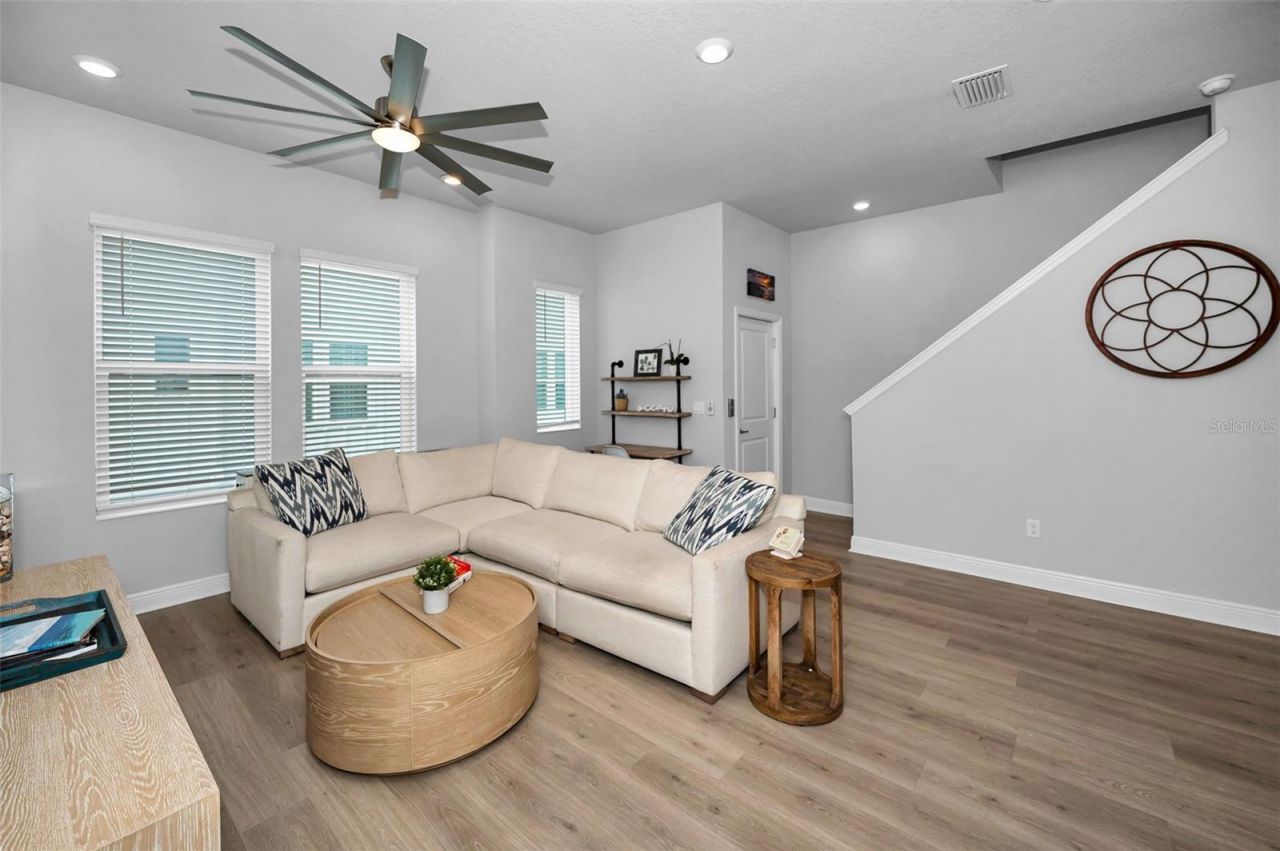 2458 Mangum Court , Sarasota, FL 34237 Photo