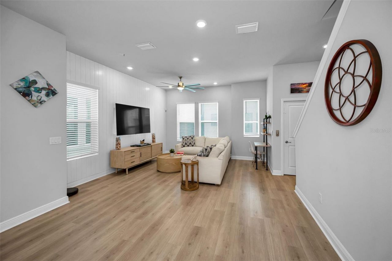 2458 Mangum Court , Sarasota, FL 34237 Photo