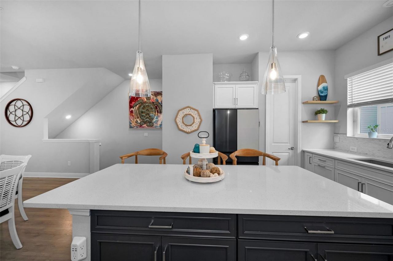 2458 Mangum Court , Sarasota, FL 34237 Photo