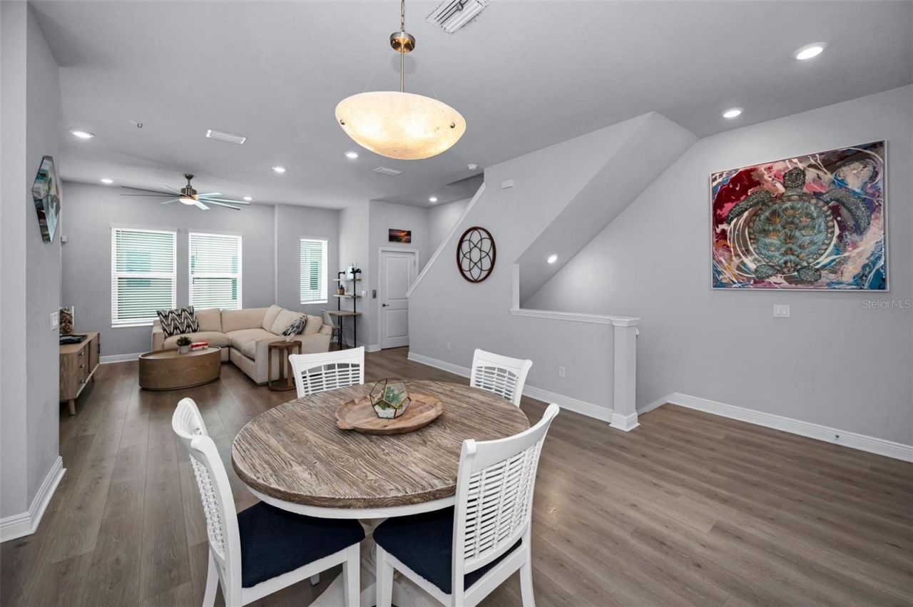 2458 Mangum Court , Sarasota, FL 34237 Photo