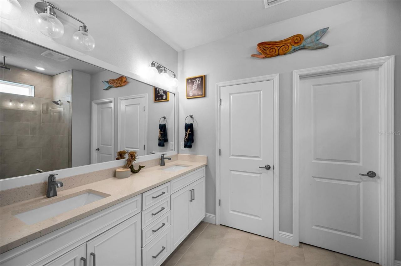 2458 Mangum Court , Sarasota, FL 34237 Photo