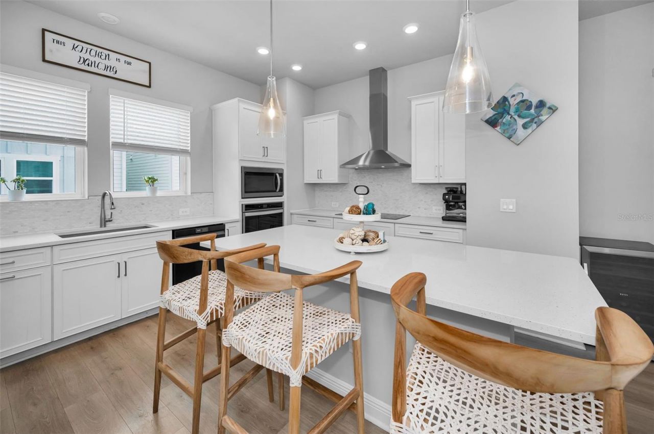 2458 Mangum Court , Sarasota, FL 34237 Photo