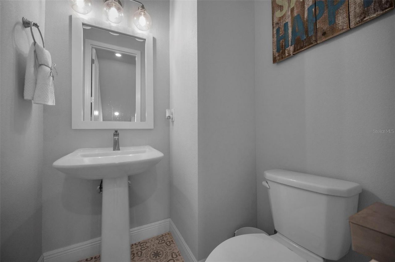 2458 Mangum Court , Sarasota, FL 34237 Photo