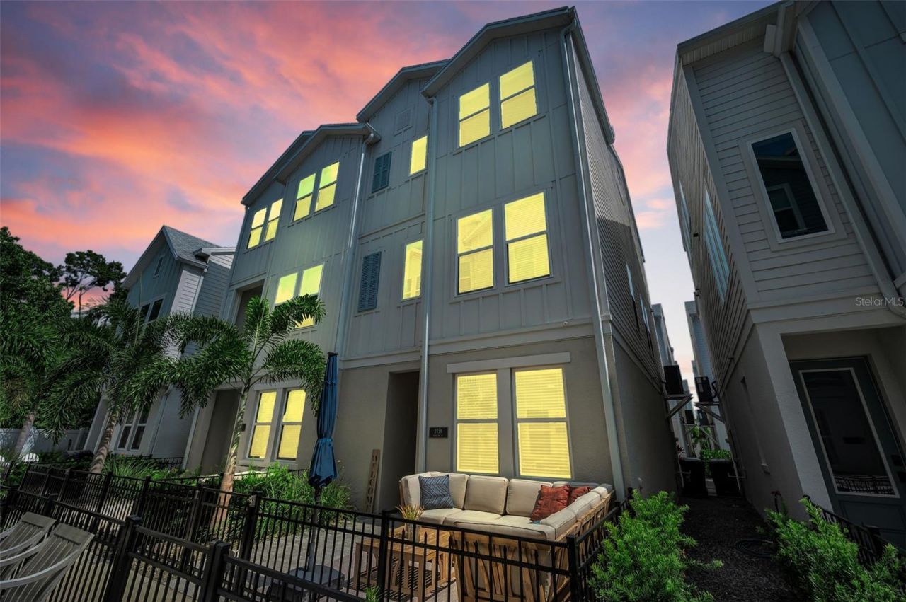 2458 Mangum Court , Sarasota, FL 34237 Photo