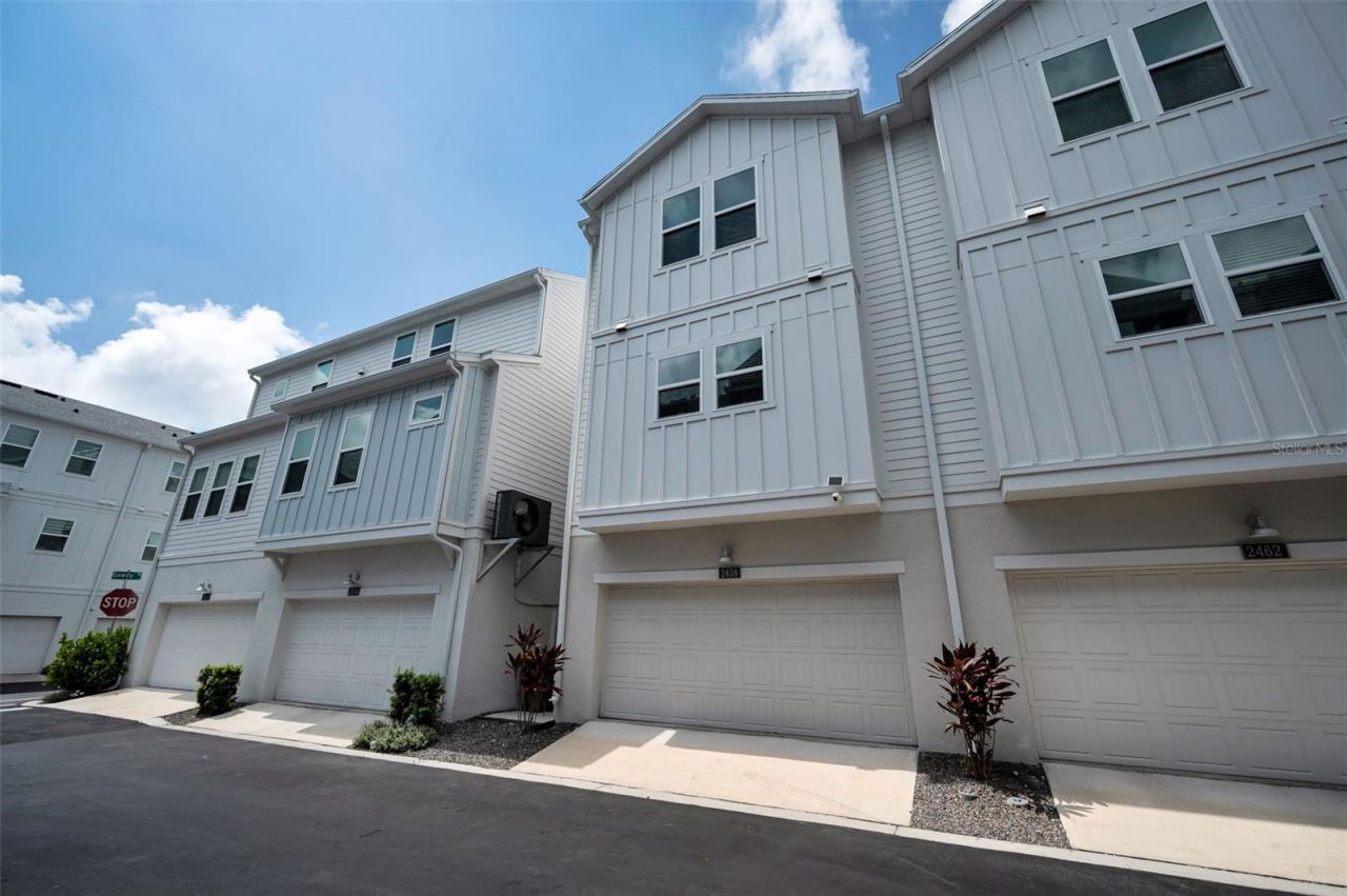 2458 Mangum Court , Sarasota, FL 34237 Photo