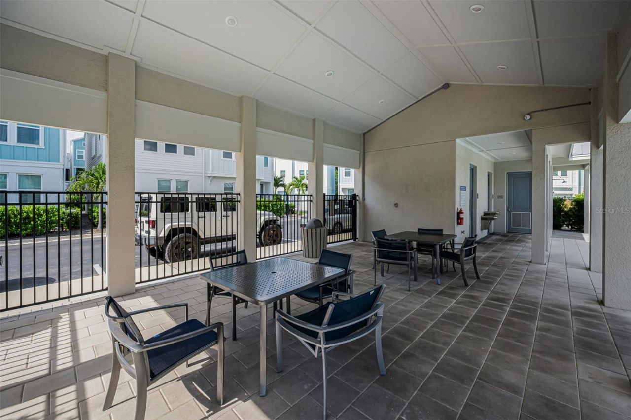 2458 Mangum Court , Sarasota, FL 34237 Photo