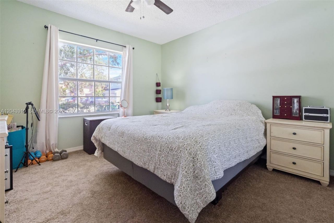 4931 SW 152nd Ave , Miramar, FL 33027 Photo